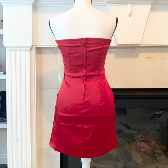 Strapless red dress - Picture 2 of 8